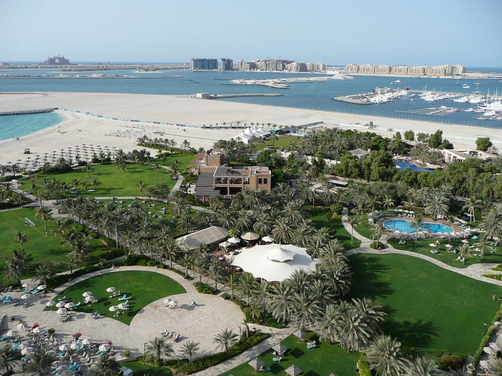 Blick auf "Atlantis, The Palm" and "Palm Jumeirah", Dubai. (Urheber: <a href="http://commons.wikimedia.org/wiki/User:CT_Cooper/Galleries" target="_blank">Christopher T Cooper</a>)