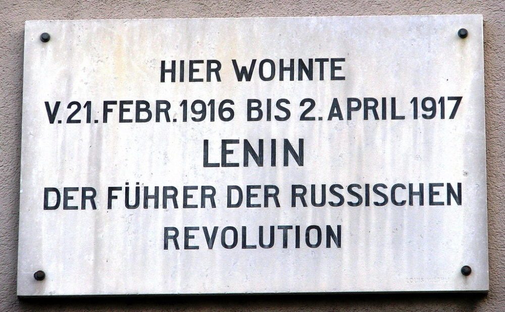 Gedenktafel am Lenin-Haus in Zürich (Bild: Ronald zh, WIkimedia, CC)