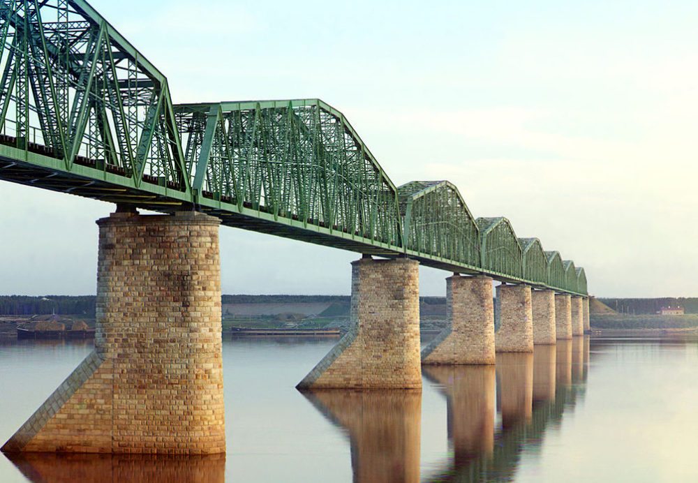 Eisenbahnbrücke über die Kama bei Perm, Russland (Bild: Sergei Mikhailovich Prokudin-Gorskii Collection, Wikimedia)