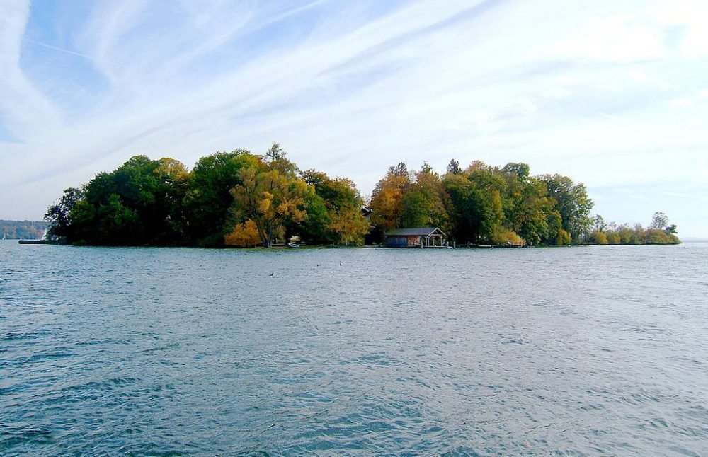 Die Roseninsel im Starnberger See (Bild: Petermann, Wikimedia, CC)