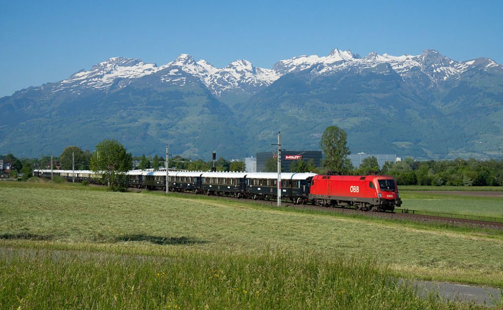 Venice Simplon Orient Express bei Nendeln, Liechtenstein (Bild: David Gubler, Wikimedia, CC)