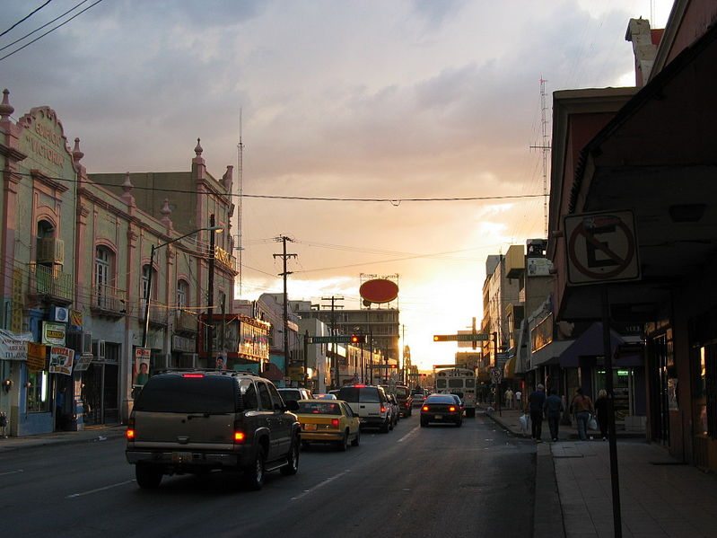 Veracruz - Saugen Live Auf Der Straße Nach Tamaulipas