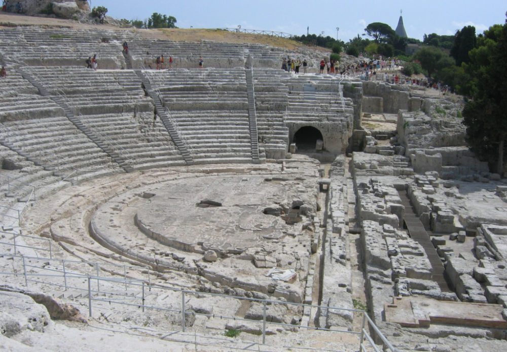 Teatro Greco im Parco Archeologico della Neapoli, Syrakus, Sizilien (Bild: Urban, Wikimedia, CC)