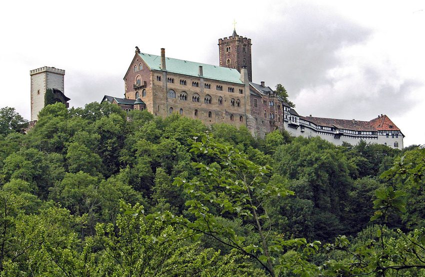 Die Wartburg bei Eisenach (Bild: Ingersoll, Wikimedia)