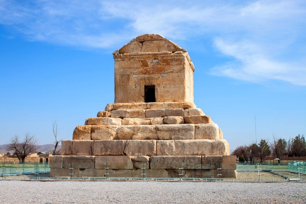 Die Grabstätte Kyros' II. des Großen in Pasargadae. (Bild: © mathess - fotolia.com)