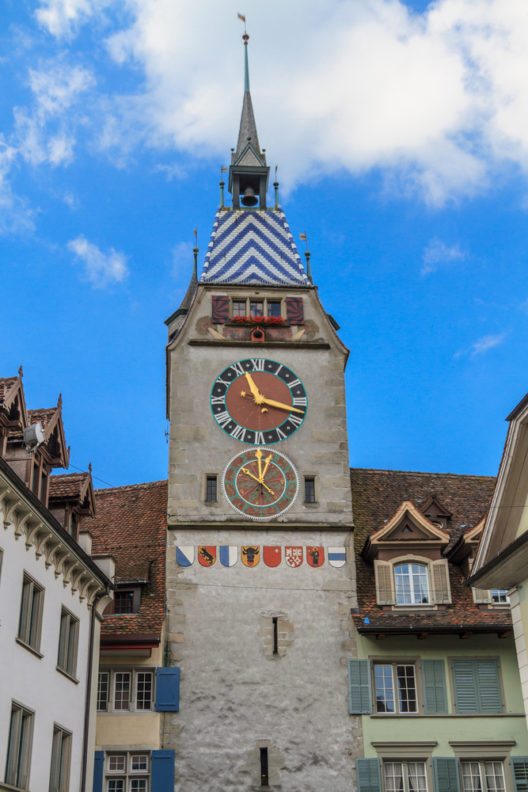 Das unbestrittene Wahrzeichen der Zuger Altstadt ist der Zytturm. (Bild: © Bertl123 - shutterstock.com)