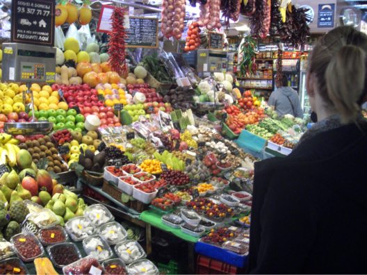 Snacks für zwischendurch gibt‘s im Mercat de Santa Caterina oder in einer der anderen Markthallen Barcelonas. (Bild: © AHM PR)